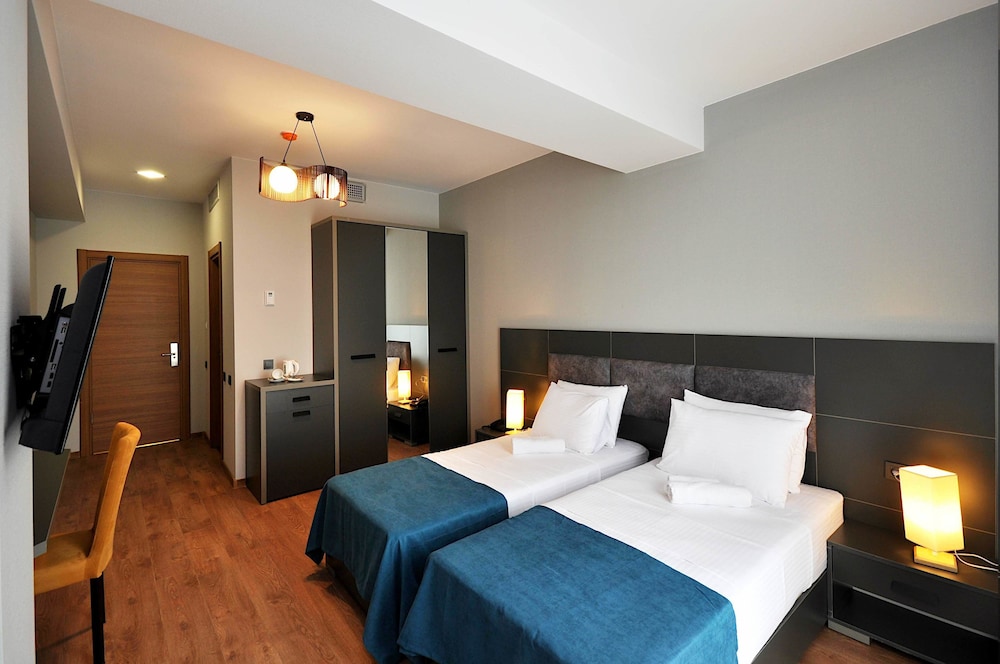 Jazz Hotel 4