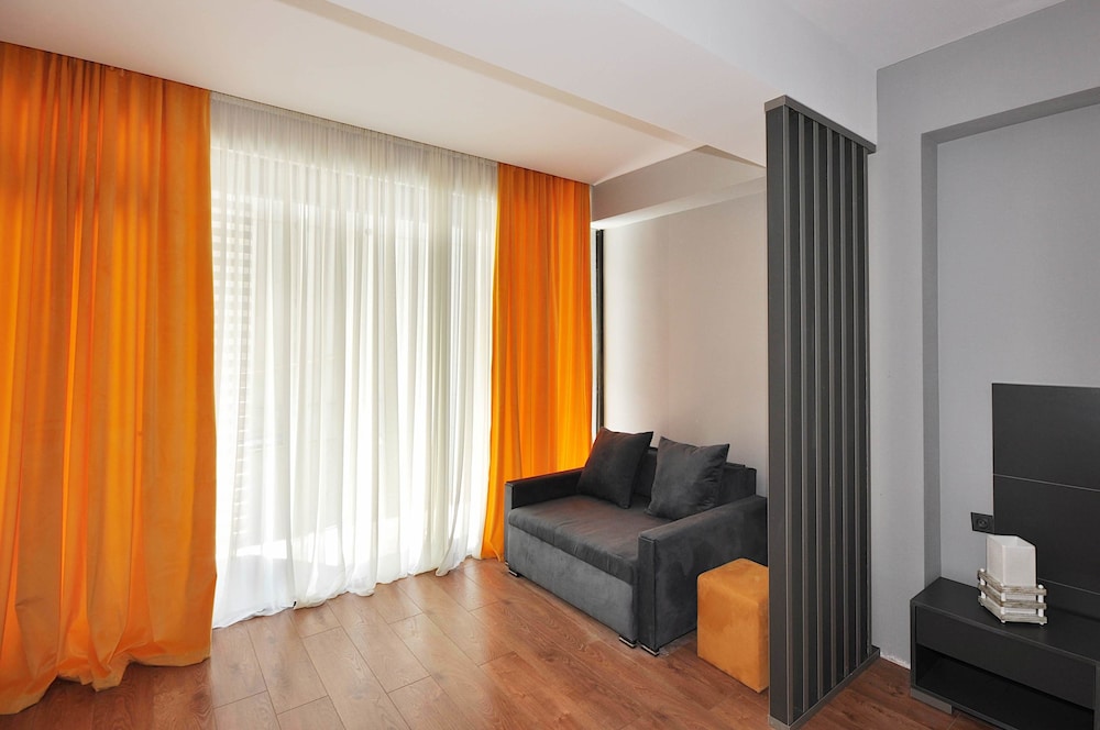 Jazz Hotel 5