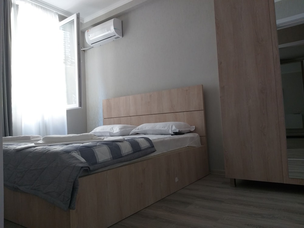 Tbilisi Center Hotel 11