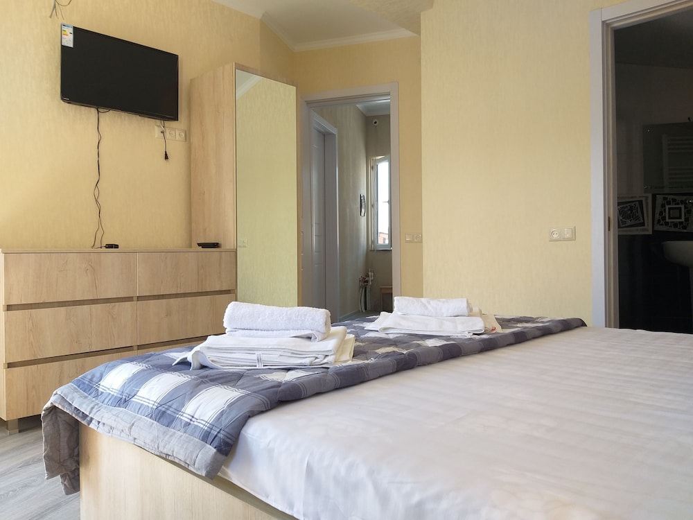 Tbilisi Center Hotel 14