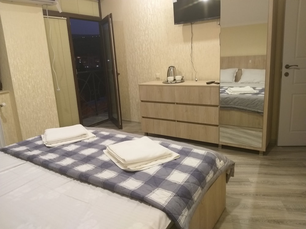 Tbilisi Center Hotel 6