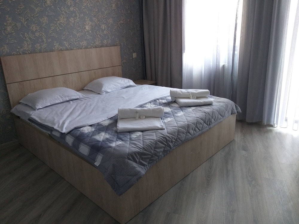 Tbilisi Center Hotel 4