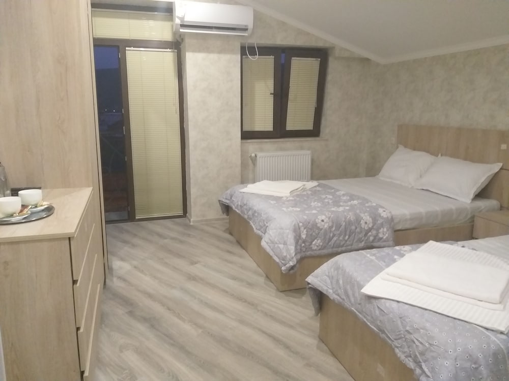 Tbilisi Center Hotel 7