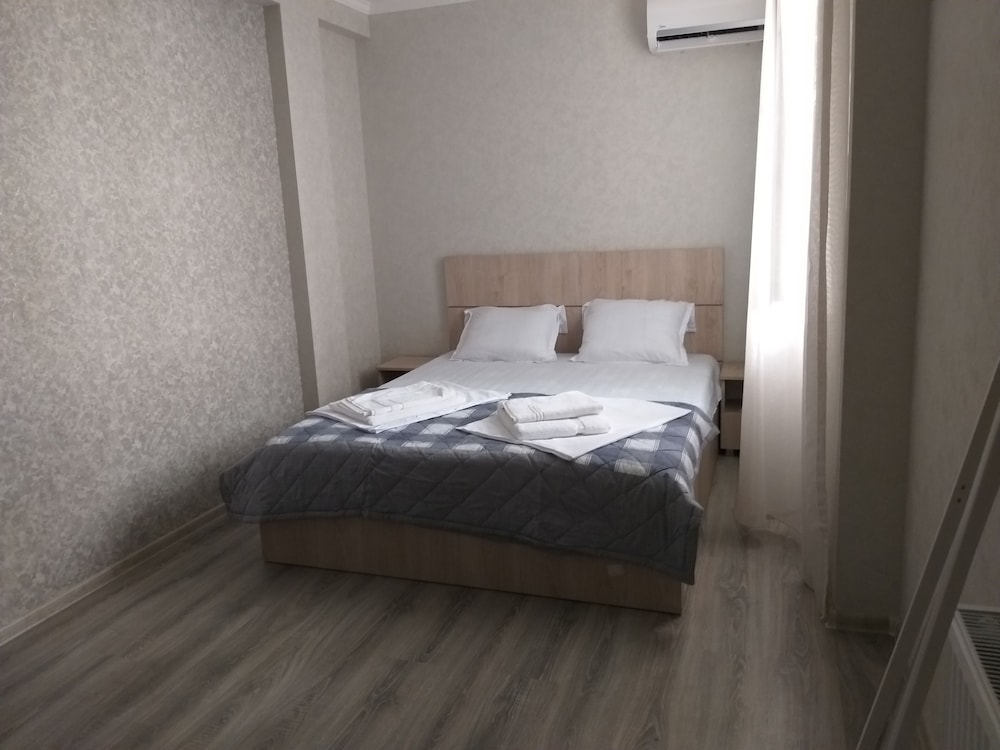 Tbilisi Center Hotel 9