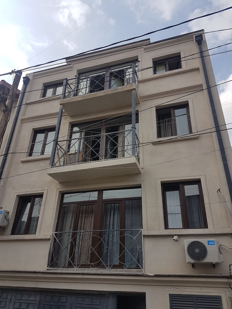 Tbilisi Center Hotel 1