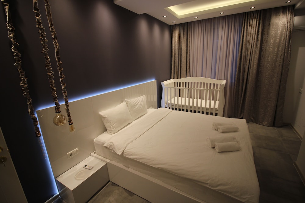 Super Luxury Apartments 13