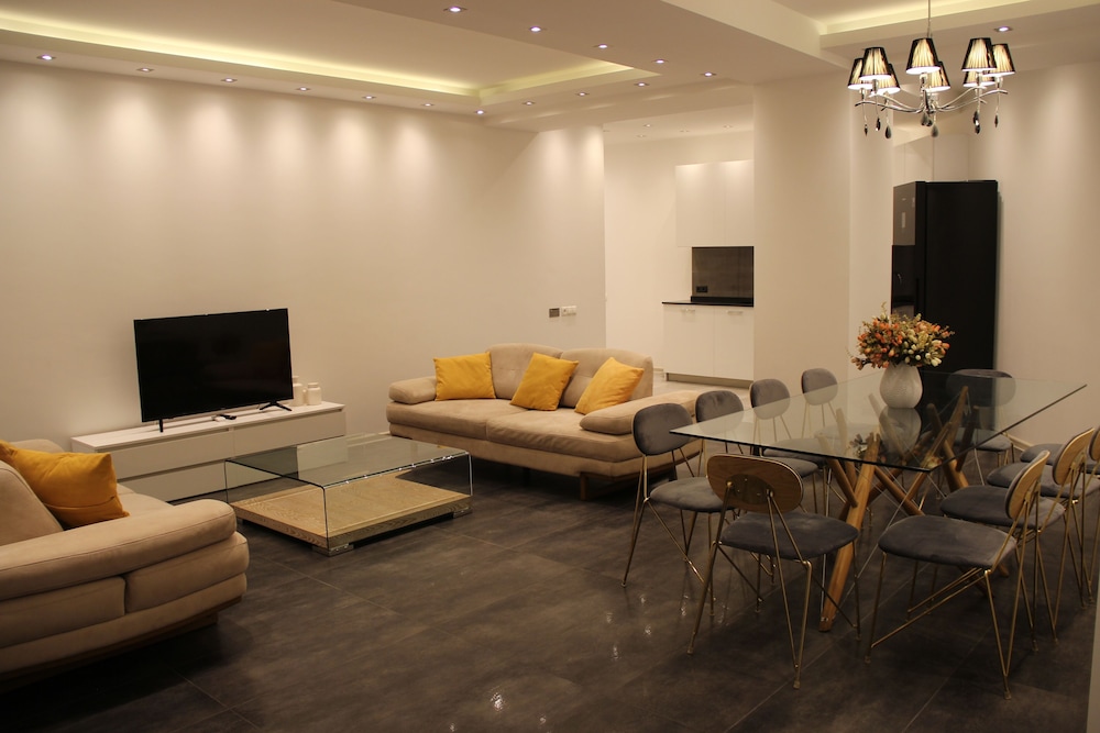 Super Luxury Apartments 20