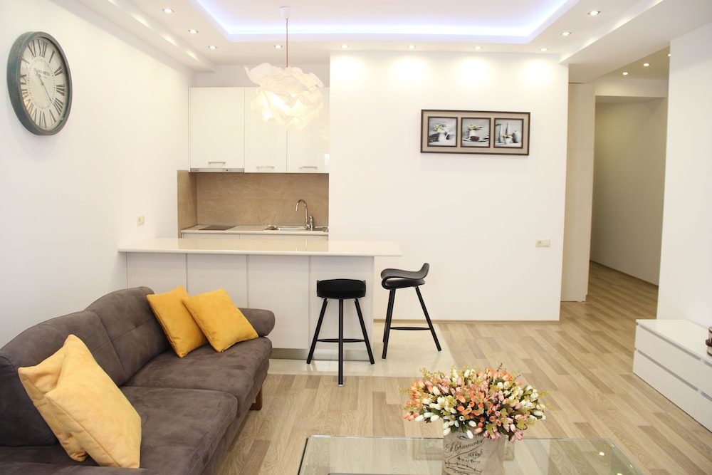 Super Luxury Apartments 24