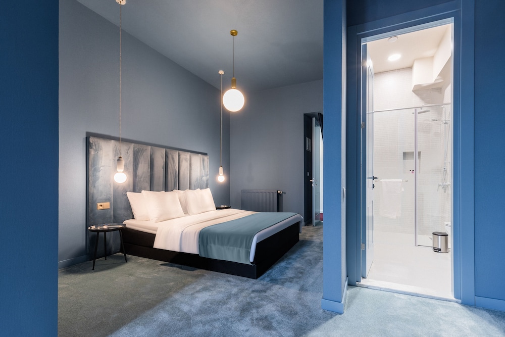 Freeze Inn Hotel 1