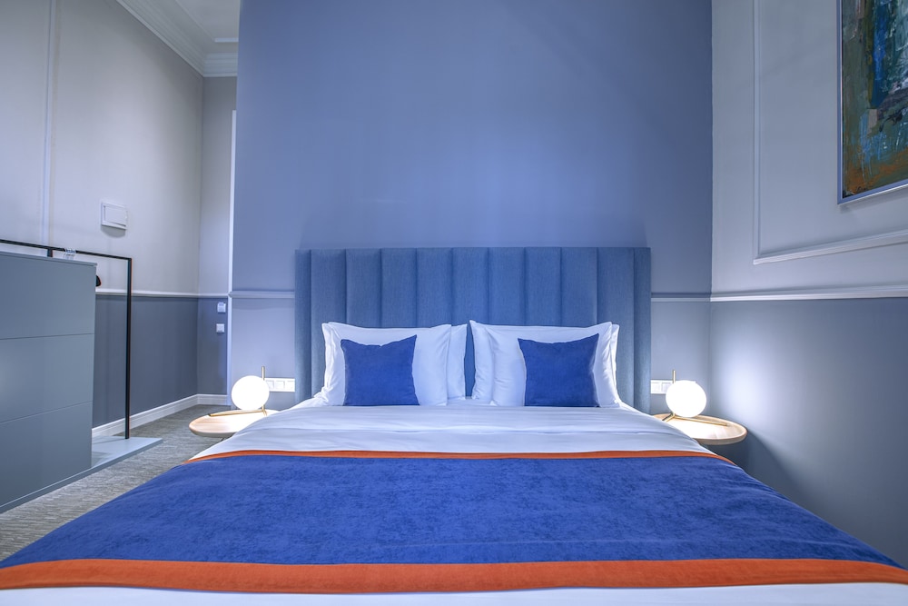 Heritage Hotel and Suites 4