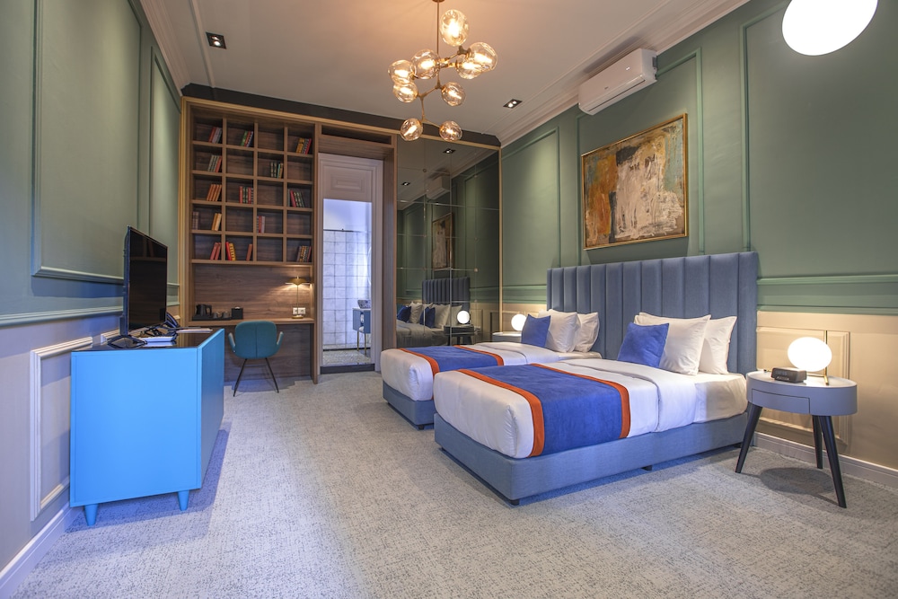 Heritage Hotel and Suites 22