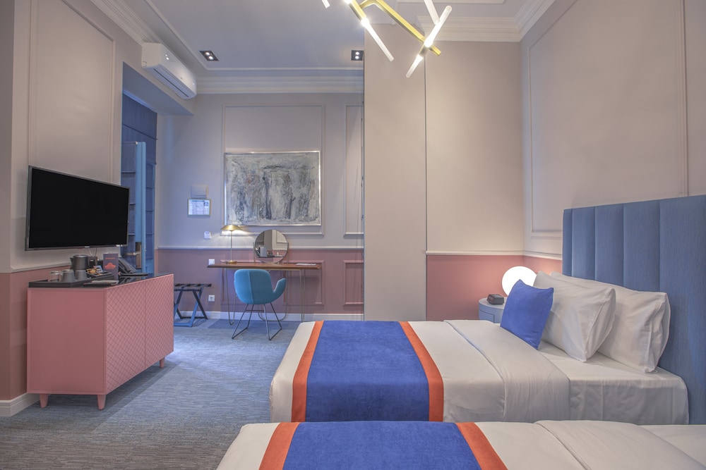 Heritage Hotel and Suites 15
