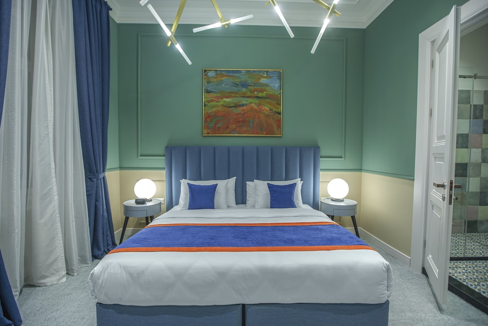 Heritage Hotel and Suites 24