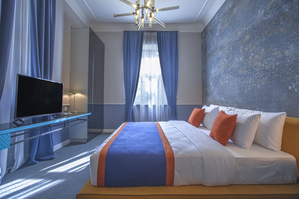Heritage Hotel and Suites 19