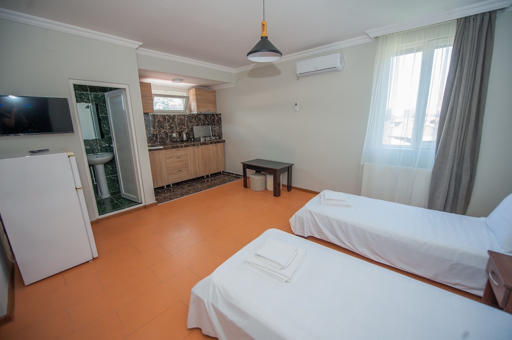 Hotel Cosmos 7