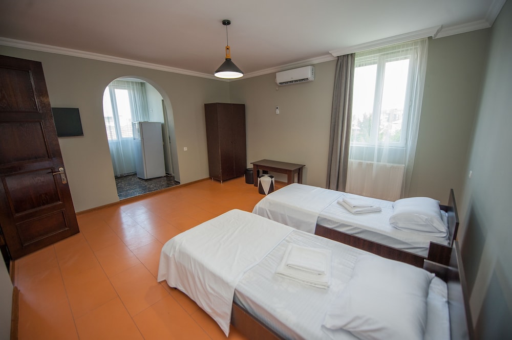 Hotel Cosmos 3