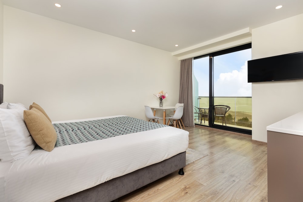 Bellevue Residence Suites 22