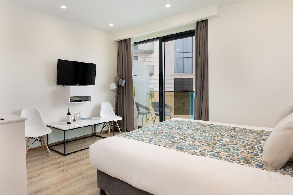 Bellevue Residence Suites 15