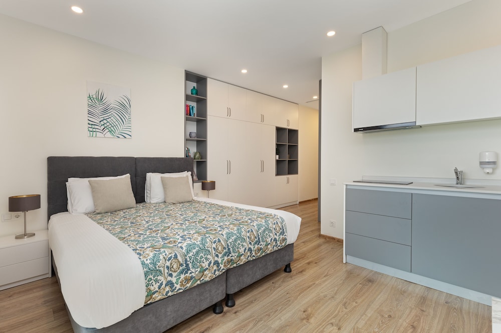 Bellevue Residence Suites 16