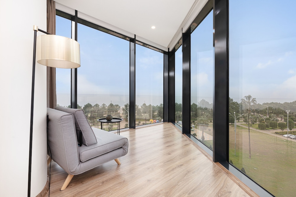 Bellevue Residence Suites 7