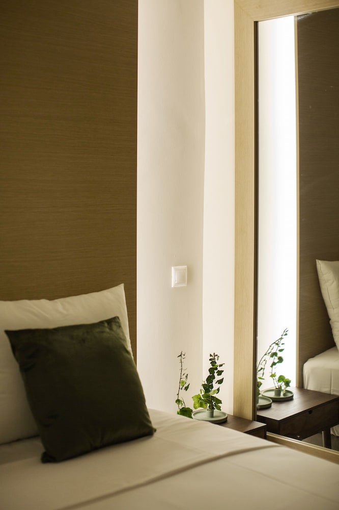 Elaia Luxury Suites Glyfada 5