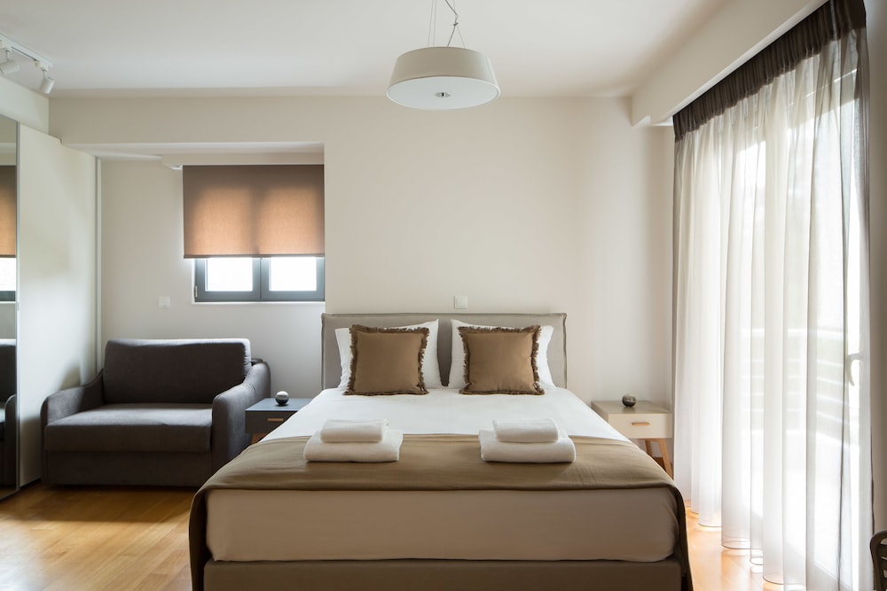 Elaia Luxury Suites Glyfada 7