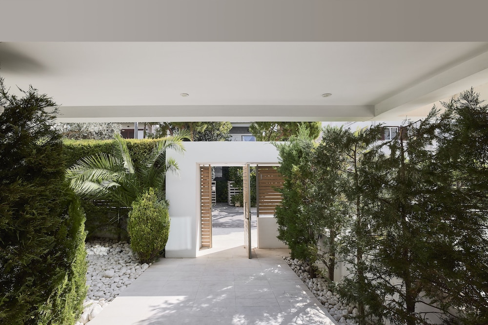Elaia Luxury Suites Glyfada 3