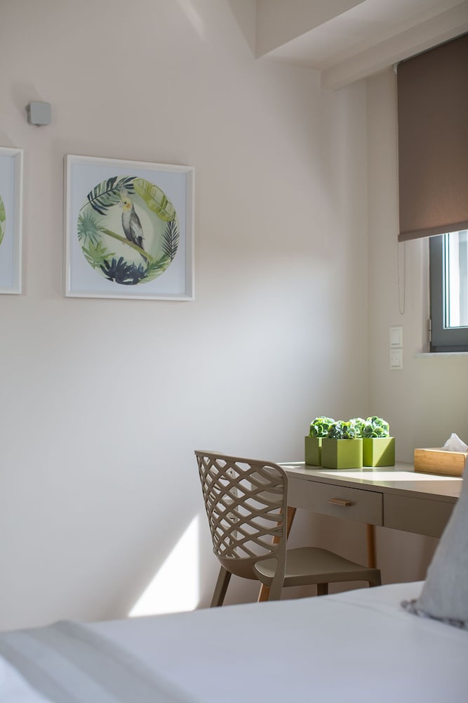 Elaia Luxury Suites Glyfada 16