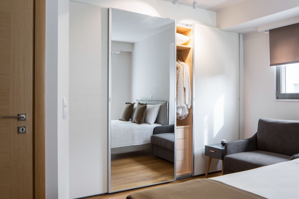 Elaia Luxury Suites Glyfada 9