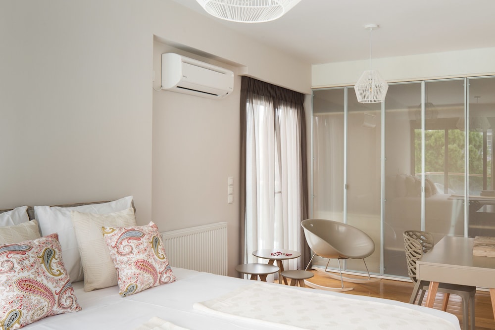 Elaia Luxury Suites Glyfada 10
