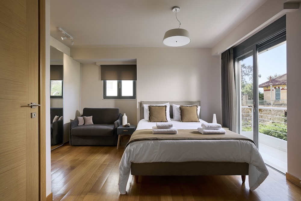 Elaia Luxury Suites Glyfada 13