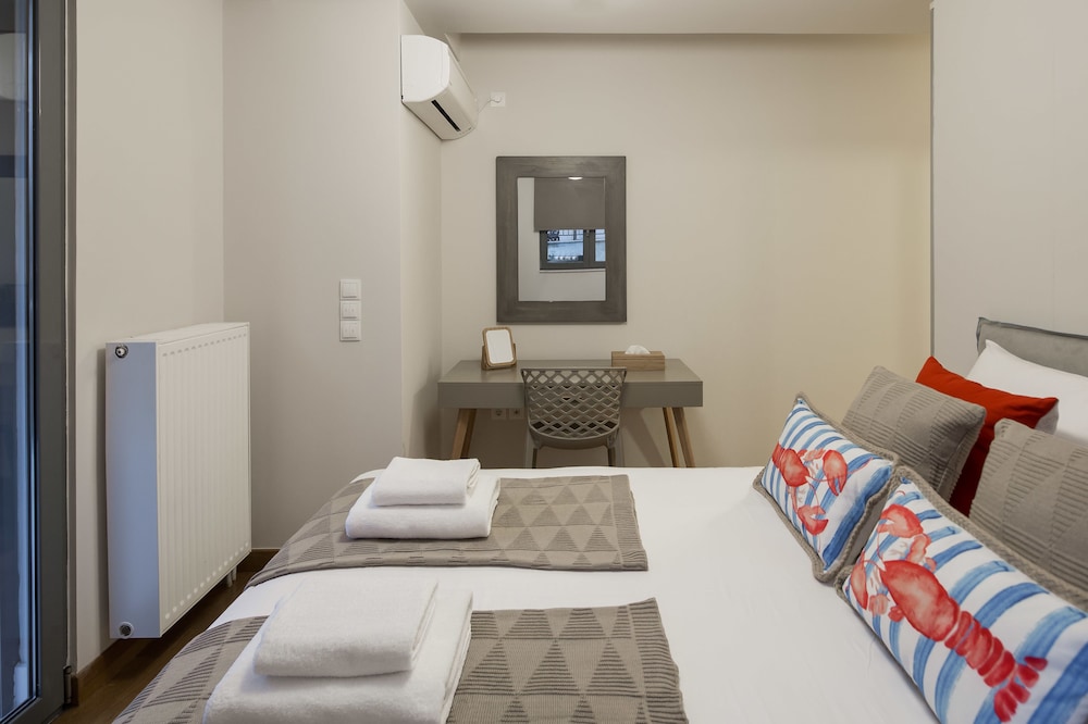 Elaia Luxury Suites Glyfada 6