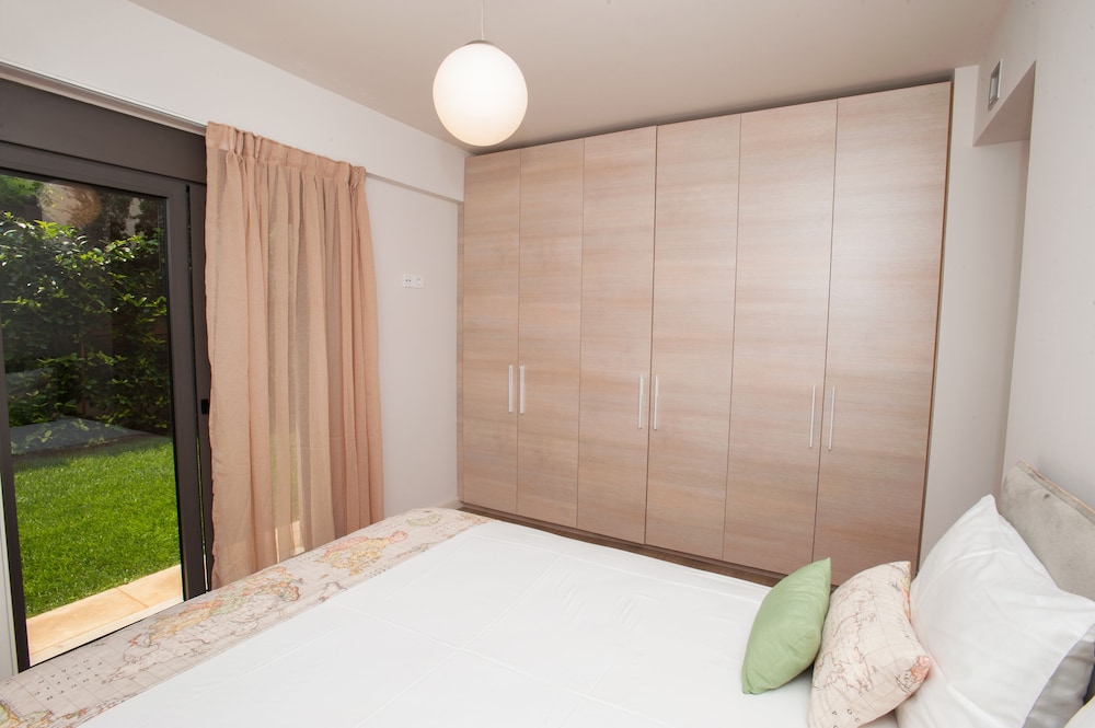 Elaia Luxury Suites 6