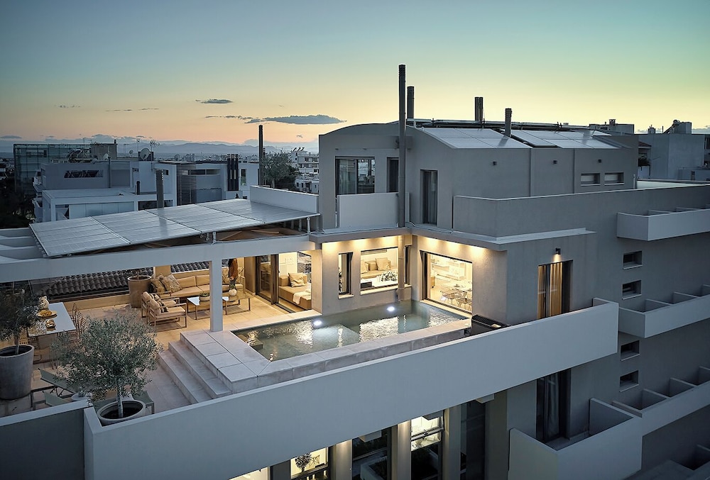 Elaia Luxury Suites 1