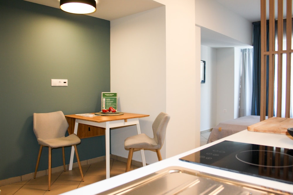 Hermes Dynasta Central Suites 11