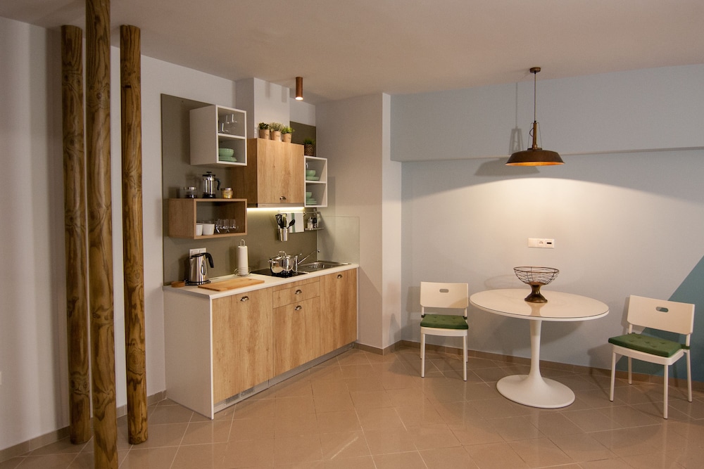 Hermes Dynasta Central Suites 21
