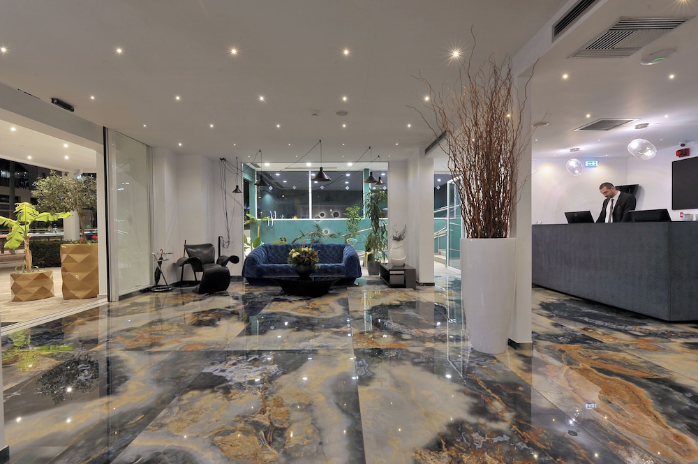 Athenaeum Smart Hotel 1
