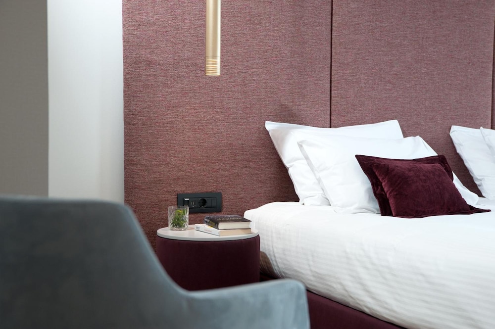 Athenaeum Smart Hotel 12