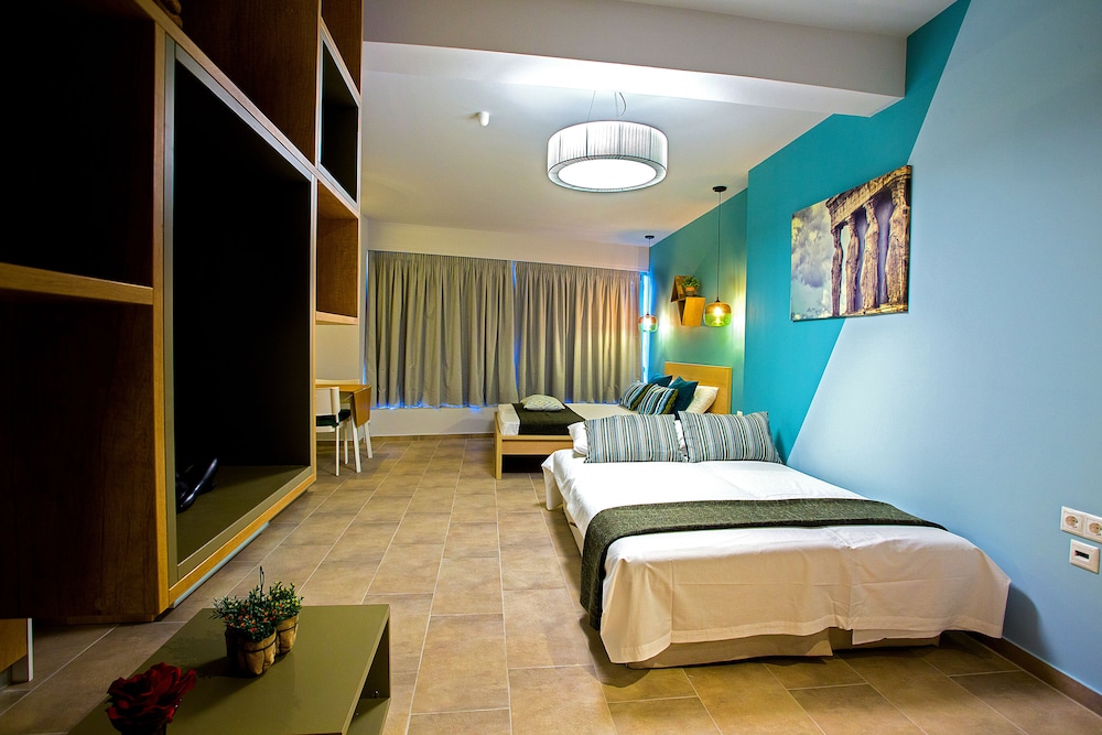 Emerald Suites & Studios 12
