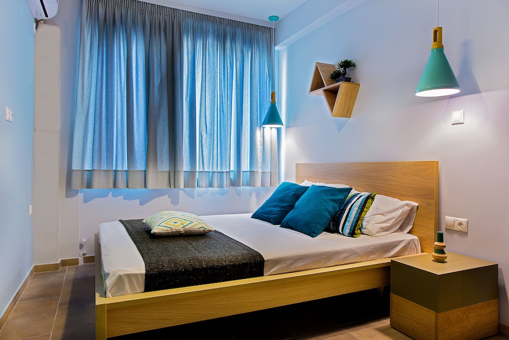 Emerald Suites & Studios 5