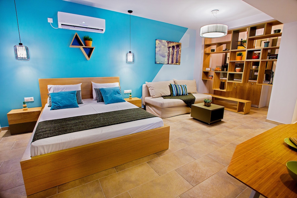 Emerald Suites & Studios 14