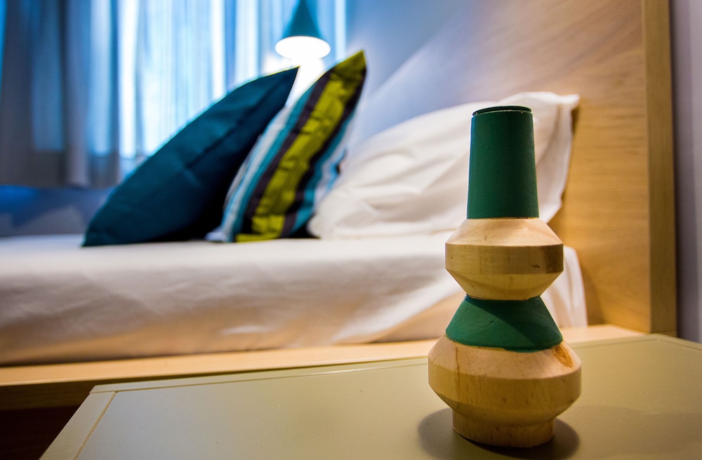 Emerald Suites & Studios 3