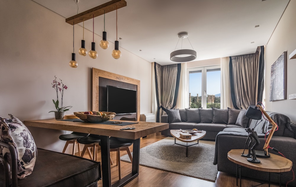 Acropolis Exclusive Residence 1