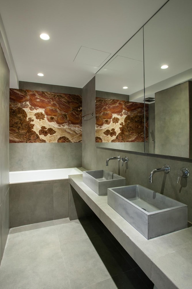 Art Suites Korai 17