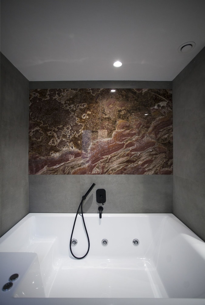 Art Suites Korai 20