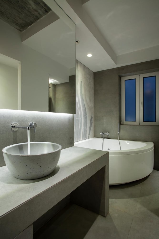 Art Suites Korai 19