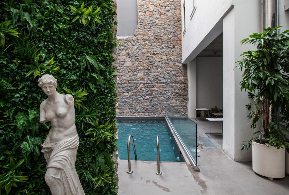 Art Suites Korai 24
