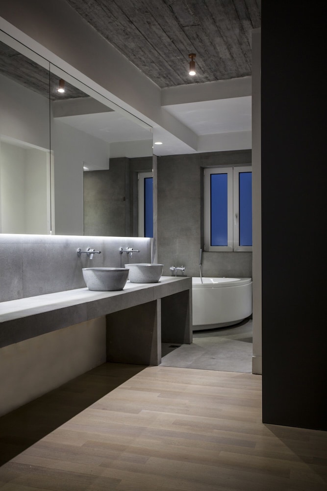 Art Suites Korai 21