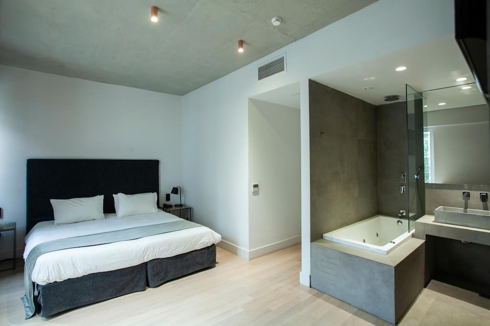 Art Suites Korai 5