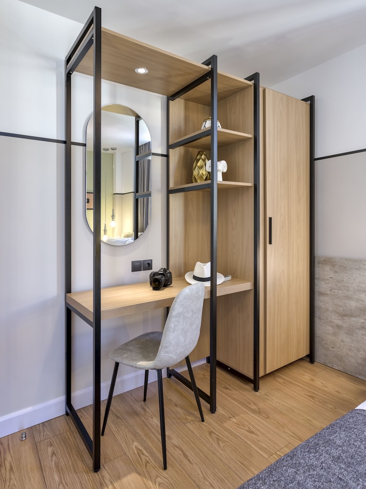 The Pinnacle Athens 20
